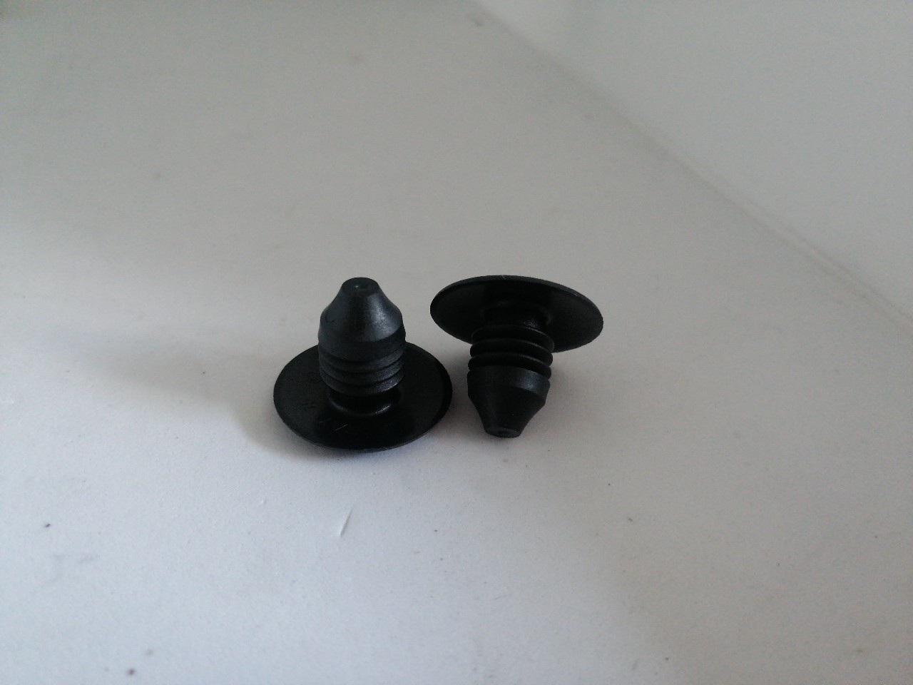 Купить запчасть IMS - 02045500 Клипса пластмассовая (черная) AUDI \ SEAT \ SKODA \ VW