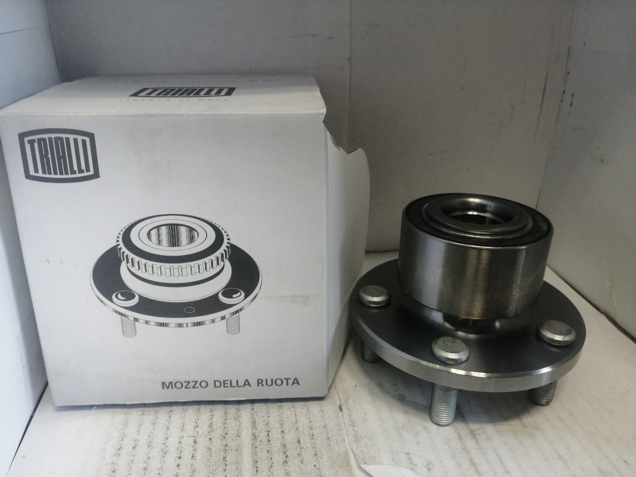 Купить запчасть TRIALLI - MR1033 Ступица передняя в сборе L=R FORD Galaxy II/S-Max / LAND ROVER Freelander 2 TRIALLI MR 1033