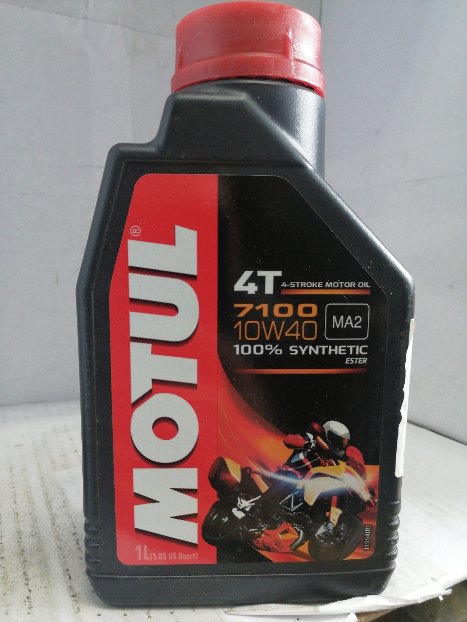 Купить запчасть MOTUL - 104091 Масло Motul 7100 10W40 4T моторное, 100% синтетическое для четырехтактных двигателей мотоциклов, 1 л