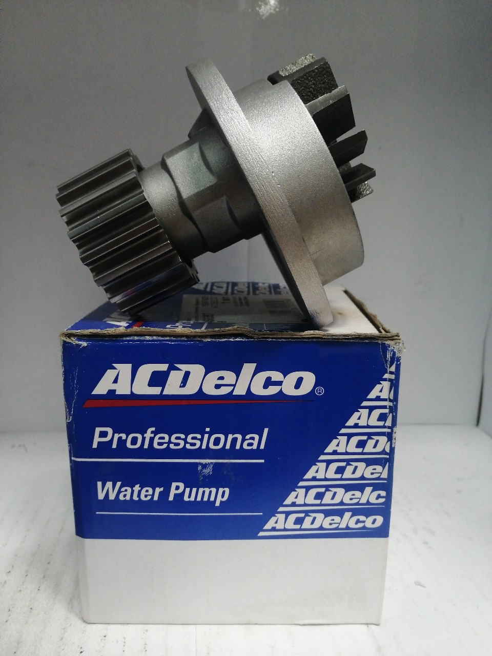 Купить запчасть AC DELCO - 19347428 Помпа, водяной насос CHEVROLET&nbsp;Aveo&nbsp;1.4L&nbsp;05-08/Lacetti&nbsp;1.4/1.6L&nbsp;05- ACDelco 19347428 CHEVROLET Aveo