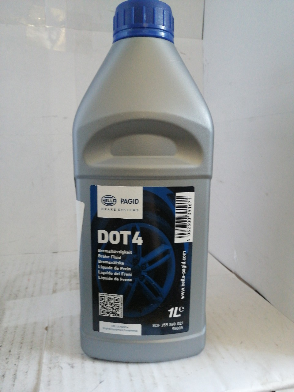 Купить запчасть HELLA - 8DF355360021 HELLA PAGID 8DF 355 360-021 Жидкость тормозная HELLA PAGID 1л. DOT4