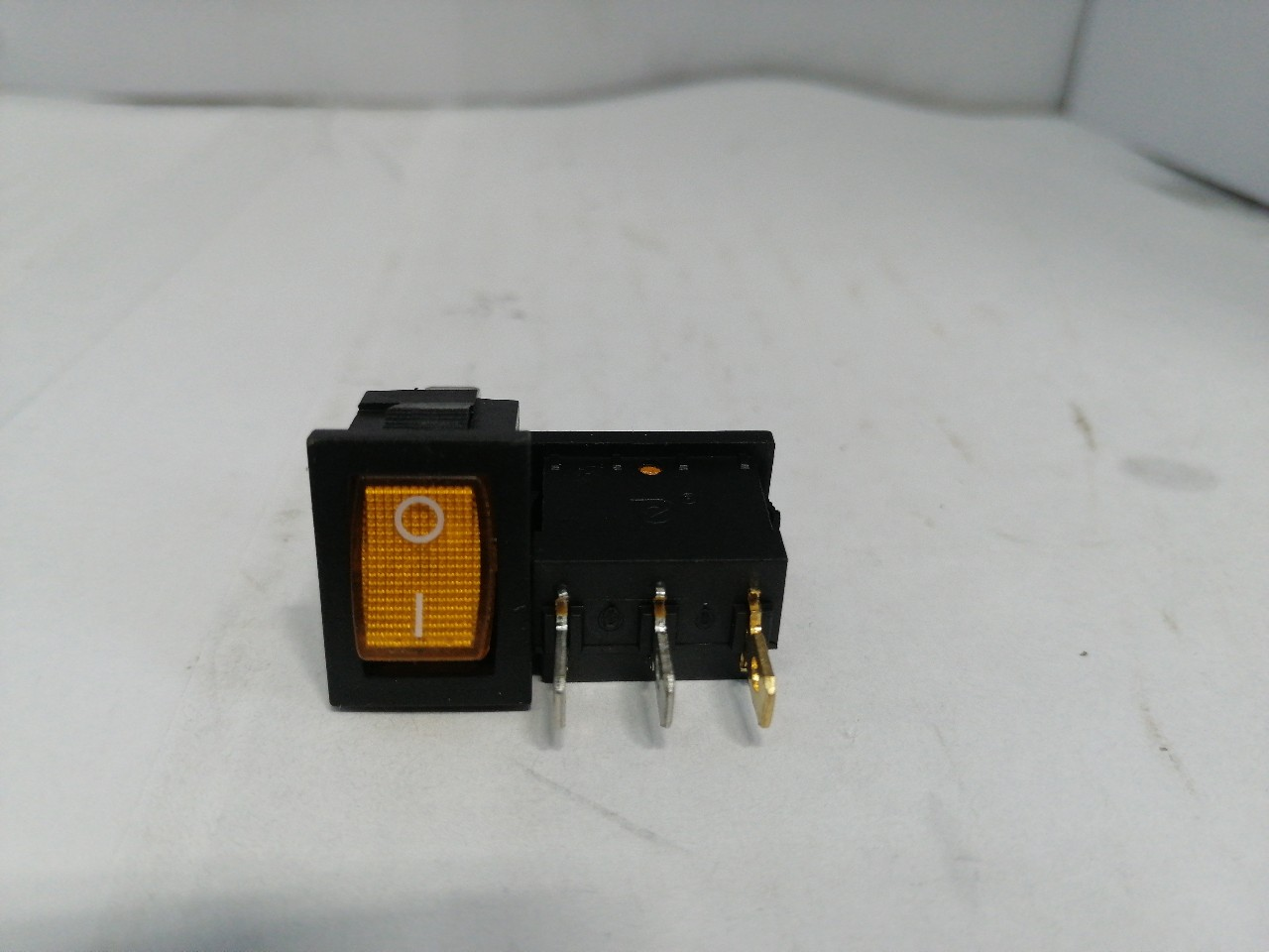 Купить запчасть NORD YADA - 905439 Клавиша 12V 15А Mini желтая с подсветкой (3конт.) ON-OFF TM Nord YADA