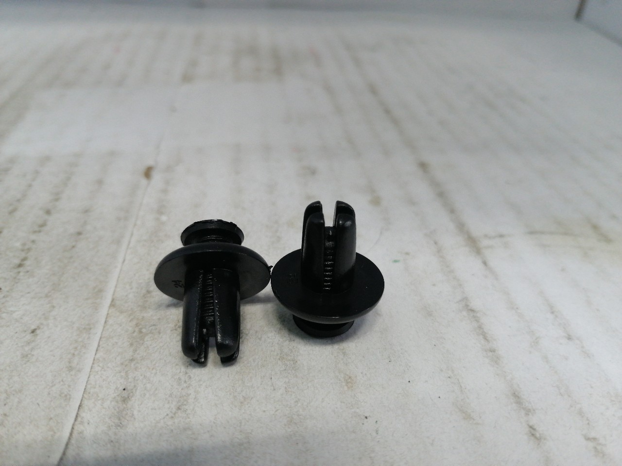 Купить запчасть HYUNDAI-KIA - 0G03250037A Заклепка Hyundai Coupe (RD) 1996-2002,Kia Carens 2002-2006,Kia Carnival 2005-2014,Kia Clarus 1996-20 