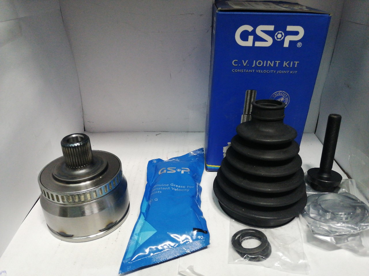 Купить запчасть GSP - 803018 Шрус(смазка,пыльник,хомуты,стопорное кольцо) 33*30*53*62 с ABS,AUDI A4 95-01,A6 97- Skoda SuperB 02-