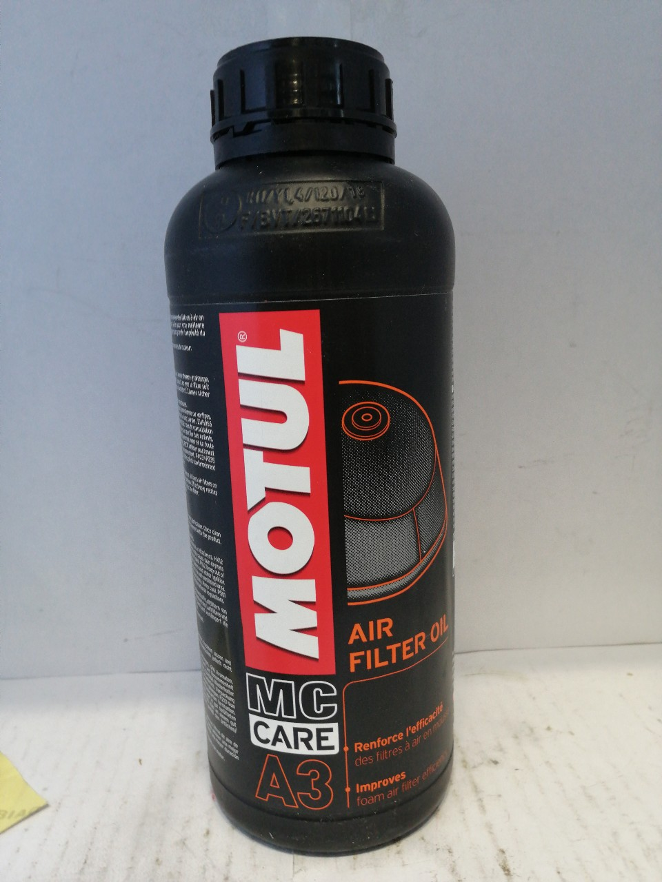 Купить запчасть MOTUL - 102987 Масло для воздушных фильтров Motul A3 Air Filter Oil 1л (MOTUL, 102987)